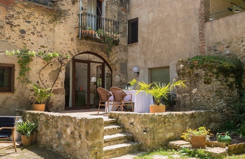 Sant Marti Vell House | Country House 'Can Bonet - La Volta' with Shared Pool, Wi-Fi and Air Conditioning