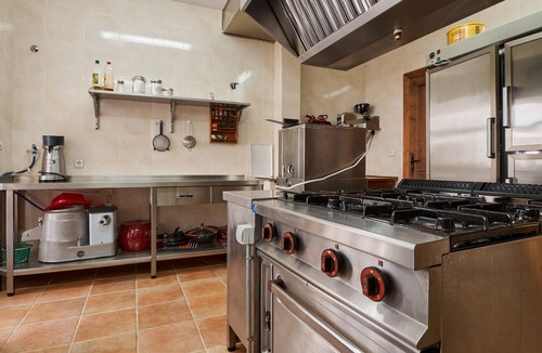 Santa Cruz de Montes House | Country House 'C T R Montealegre' with Mountain View, Private Garden and Wi-Fi