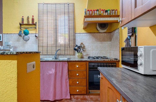 L'Ametlla de Mar Villa | Country House 'Can Boquera' with Mountain View, Private Pool and Wi-Fi