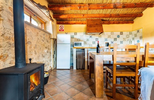 Vilar de Canes House | Country House 'Casa Jaraiz' with Mountain View, Shared Pool and Wi-Fi