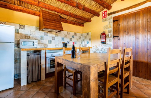 Vilar de Canes House | Country House 'Casa Jaraiz' with Mountain View, Shared Pool and Wi-Fi