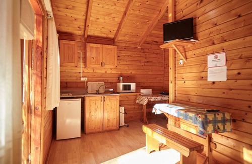 Hornos House | Country House 'Cabaña De Madera 4' with Mountain View, Shared Pool and Air Conditioning