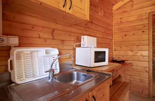 Hornos House | Country House 'Cabaña De Madera 5' with Mountain View, Shared Pool and Air Conditioning