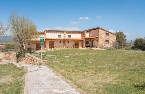 Sinarcas Cabin | Country House 'Cabañas Rusticas 1' with Mountain View, Shared Pool and Wi-Fi