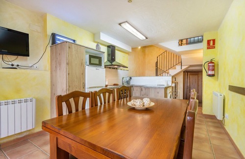 Osso de Sio House | Country House 'Cal Emilia' with Private Terrace, Wi-Fi and Air Conditioning