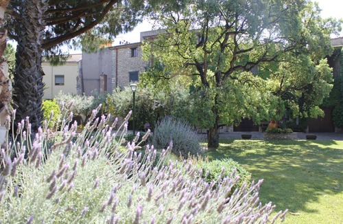 Santa Oliva Villa | Country House 'Cal Forner' with Private Pool, Wi-Fi and Air Conditioning