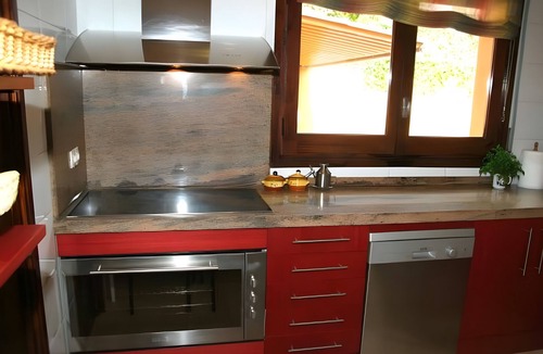 La Llacuna House | Country House 'Cal Pianista' with Mountain View, Wi-Fi and Air Conditioning