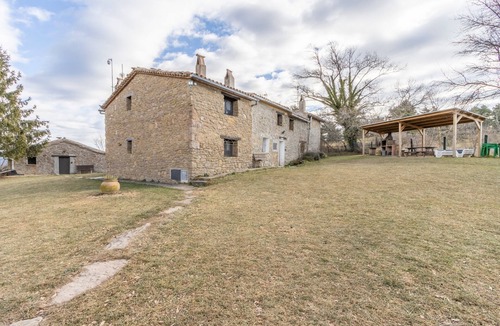 Capolat House | Country House 'Can Caubet I' with Mountain View, Shared Pool and Wi-Fi
