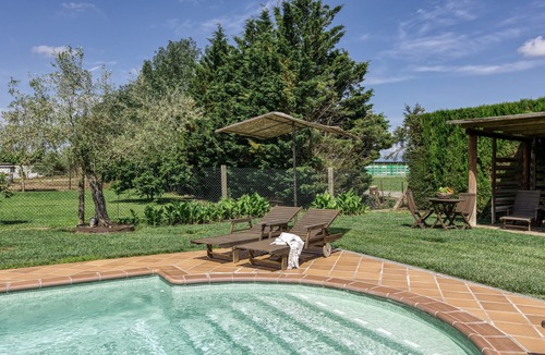 Fonalleras House | Country House 'Can Planas 1' with Shared Pool, Wi-Fi and Air Conditioning