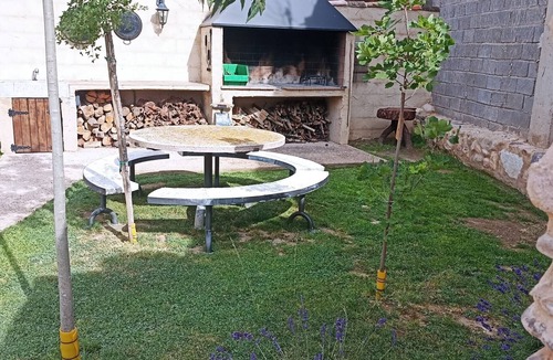 Bisimbre House | Country House 'Casa Larralde' with Shared Pool, Wi-Fi and Air Conditioning