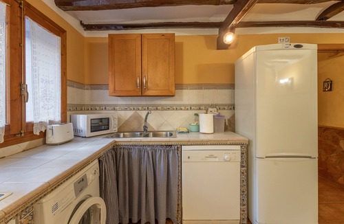 Baguena House | Country House 'Casa Rural Abuelo Luis' with Private Terrace and Balcony