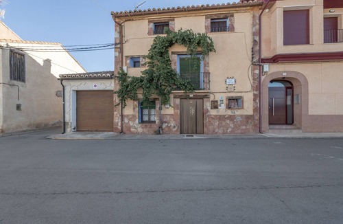 Baguena House | Country House 'Casa Rural Abuelo Luis' with Private Terrace and Balcony