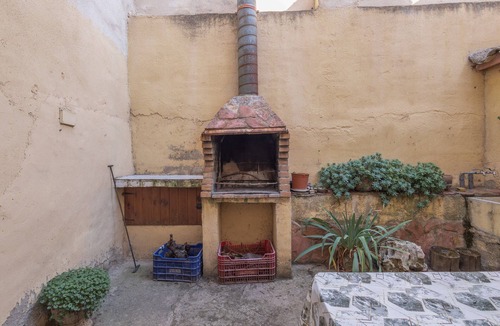 Baguena House | Country House 'Casa Rural Abuelo Luis' with Private Terrace and Balcony