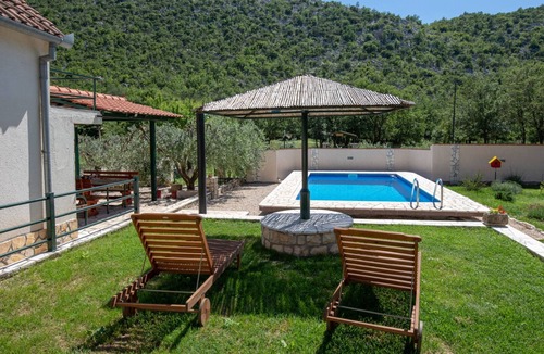 Kula Norinska Villa | Country house Desne by Villas Guide