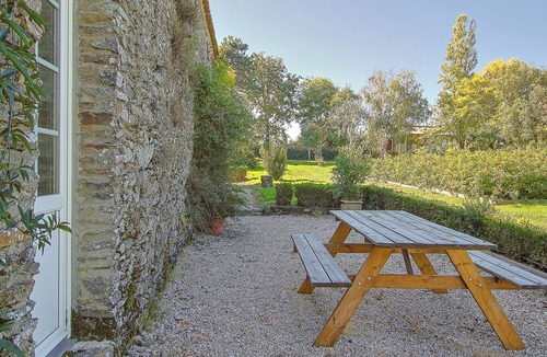 Landevieille Villa | Country House 'Domaine La Roblinière 10min Plage' with Private Terrace, Private Garden and Wi-Fi