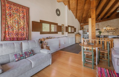 Villagalijo House | Country House 'El Astial' with Mountain Views, Private Terrace and Wi-Fi