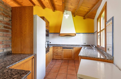 Sagas House | Country House 'El Molí De Canellas' with Mountain View, Private Pool and Wi-Fi