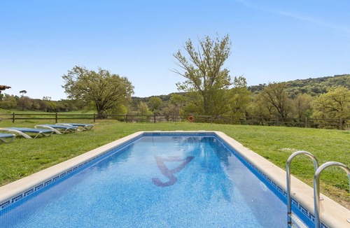 Sagas House | Country House 'El Molí De Canellas' with Mountain View, Private Pool and Wi-Fi