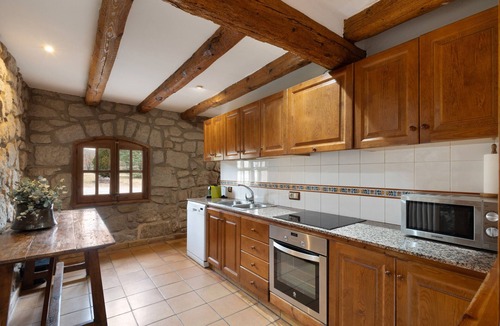 Santa Maria de Merles House | Country House 'El Sagnari' with Mountain View, Wi-Fi and Air Conditioning