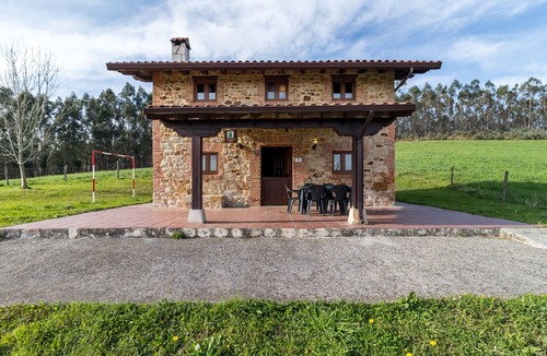 Barcena de Cicero House | Country House 'Alba' with Mountain View, Private Garden and Balcony