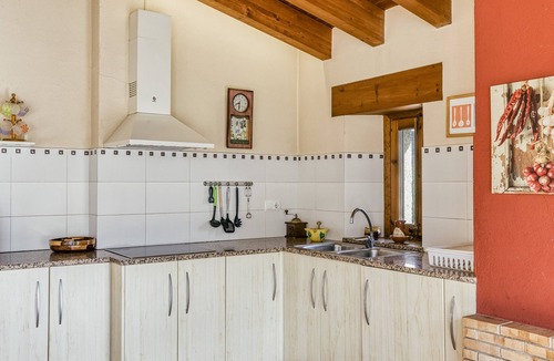 Santa Margarida de Bianya House | Country House 'El Graner' with Mountain View, Shared Pool and Wi-Fi