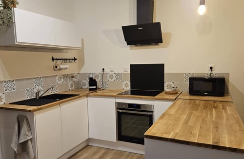 Tincourt-Boucly House | Country house for a stopover, work or holiday
