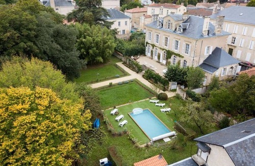 Fontenay-le-Comte Villa | Country House 'La Maison De Maître' with Private Pool, Private Terrace and Wi-Fi