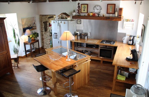 Jumilhac-le-Grand House | Country house with swimming pool sleeps 14