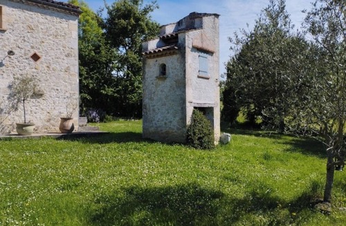 La Croix-Blanche House | Country house on the outskirts of the village