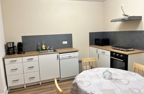 Les Ancizes-Comps House | Country house