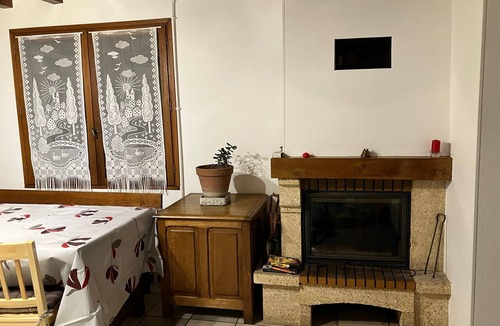 Les Ancizes-Comps House | Country house