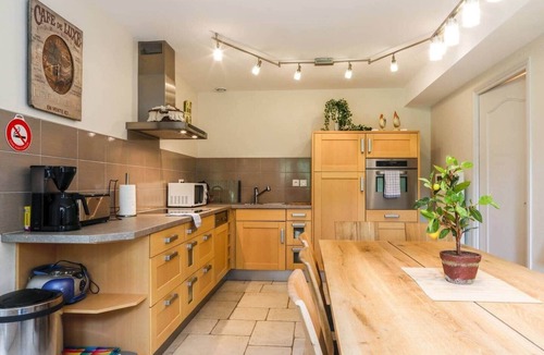 Continvoir House | Country House- Hot Tub Garden Access to Pool