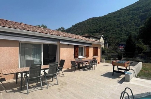Chaum House | Country house in the Pyrenees - summer swimming pool option