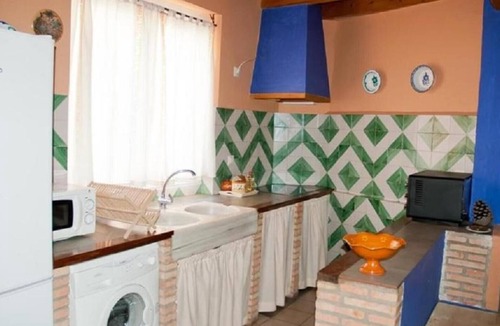 Azuara House | Country House 'Jara' with Private Terrace, Private Garden and Wi-Fi