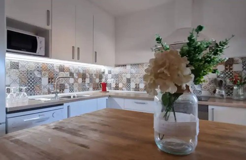 Mora d'Ebre Villa | Country House 'La Caseta' with Mountain View, Wi-Fi and Air Conditioning