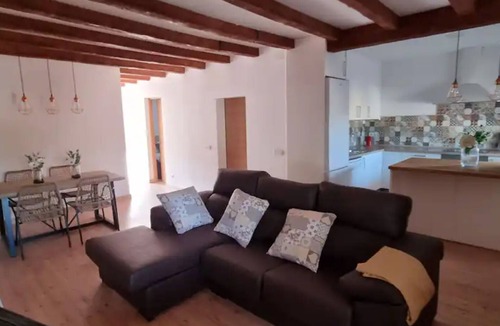 Mora d'Ebre Villa | Country House 'La Caseta' with Mountain View, Wi-Fi and Air Conditioning
