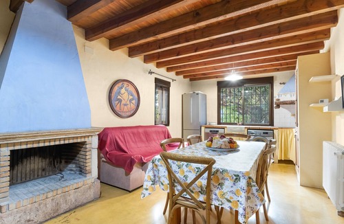 Catral House | Country House 'La Carrasca - Limón' with Shared Pool, Wi-Fi and Air Conditioning