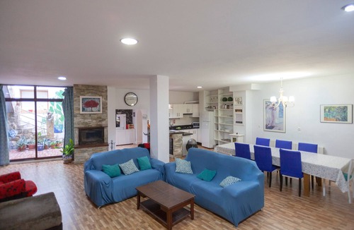 Cazorla House | Country House 'La Casa De La Pintora' with Mountain View, Private Pool and Wi-Fi
