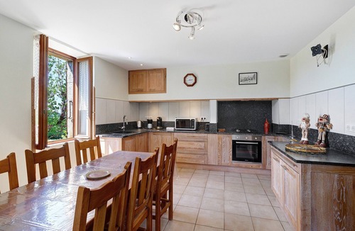 Montayral House | Country House 'La Maison De Barrou' with Private Terrace, Wi-Fi and Air Conditioning