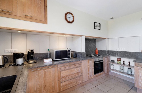 Montayral House | Country House 'La Maison De Barrou' with Private Terrace, Wi-Fi and Air Conditioning