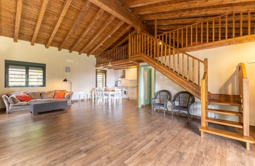 Piedralaves House | Country House 'La Morada De Piedralaves' with Mountain View, Private Pool and Wi-Fi