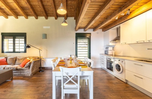 Piedralaves House | Country House 'La Morada De Piedralaves' with Mountain View, Private Pool and Wi-Fi
