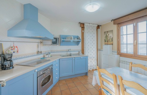 Castrojimeno House | Country House 'La Panera' with Mountain View, Private Terrace and Wi-Fi