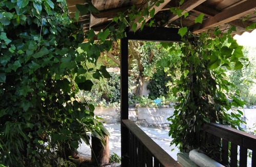 Galbarra Apartment | Country House 'Landa' with Mountain View, Shared Pool and Wi-Fi