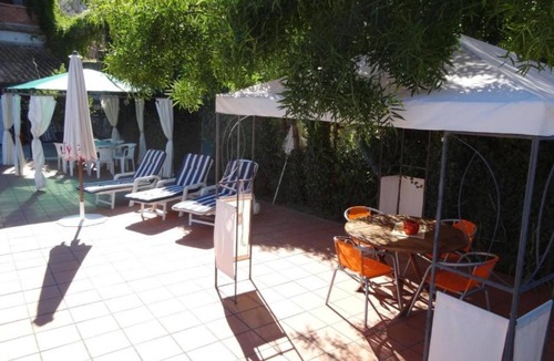 Galbarra Apartment | Country House 'Landa' with Mountain View, Shared Pool and Wi-Fi