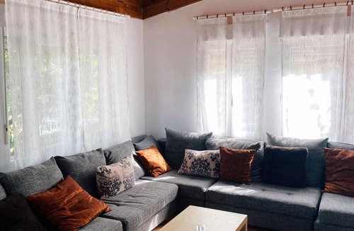 Galbarra Apartment | Country House 'Landa' with Mountain View, Shared Pool and Wi-Fi