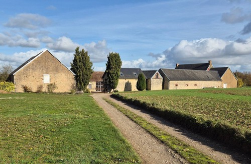 Crisse Villa | Country House 'Le Domaine De Grillemont' with Private Terrace, Garden & Wi-Fi