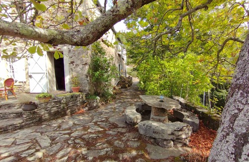 Lespinassiere House | Country house "les loirs" 25 minutes from Carcassonne.