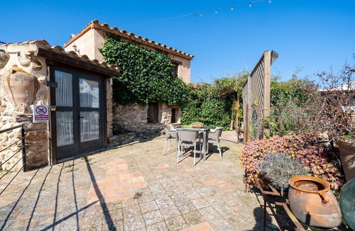 El Perello Villa | Country House "Lo Paller" with Mountain View, Shared Pool & Wi-Fi