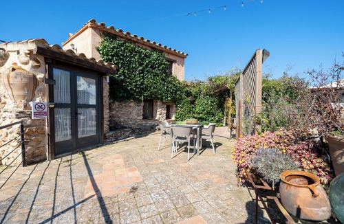 El Perello Villa | Country House "Lo Paller" with Mountain View, Shared Pool & Wi-Fi